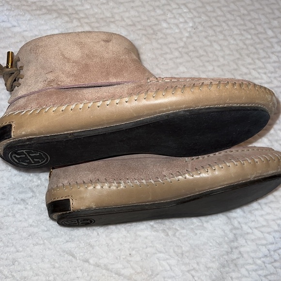 Tory Burch Women’s Tan  Suede and Leather Size 7.5
Sherpa lined Warm - Picture 7 of 9